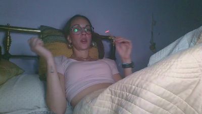 Quenomirees webcam model stream image