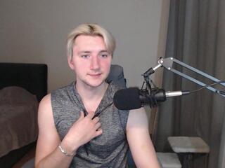 Elvin Vaenight webcam model stream image