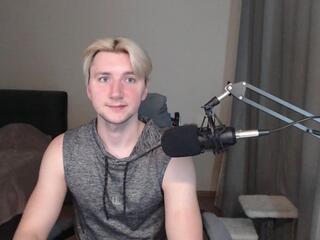 Elvin Vaenight webcam model stream image