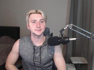 Elvin Vaenight webcam model stream image