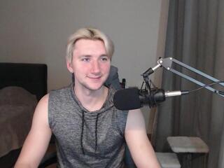 Elvin Vaenight webcam model stream image