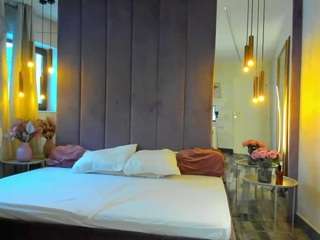 elya-rose webcam model stream image