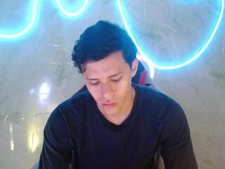 Isaiah Rhodes webcam model stream image
