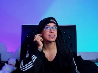 Mattew Dluca webcam model stream image