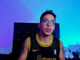 Mattew Dluca webcam flirt4free model stream image