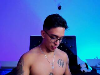 Mattew Dluca webcam model stream image