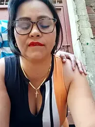 Dirty-Momm-Divorced-Hot webcam stripchat model stream image