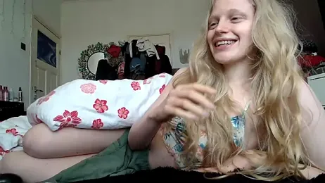 VeronicaJoyful webcam model stream image