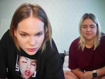 DivineTrio webcam model stream image