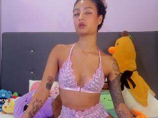 harmonyhill webcam model stream image