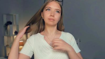 LynBinford webcam model stream image