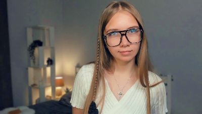 LynBinford webcam model stream image
