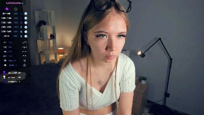LynBinford webcam cam4 model stream image