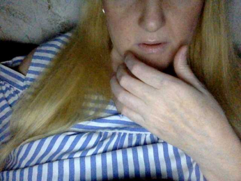 BlondyVio webcam model stream image
