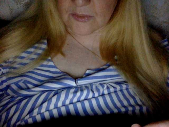 BlondyVio webcam model stream image