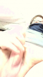 Alphalyra80 webcam model stream image