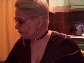 Dominiana123 webcam model stream image