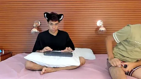 PeakkTwiins webcam model stream image