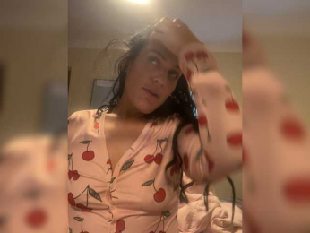 Kaydenaa webcam model stream image
