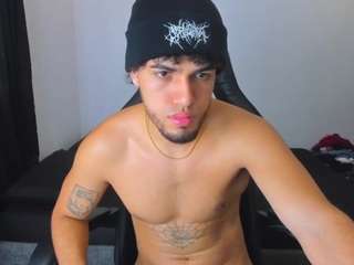 maximo444 webcam model stream image