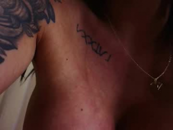 raven_inkk webcam model stream image