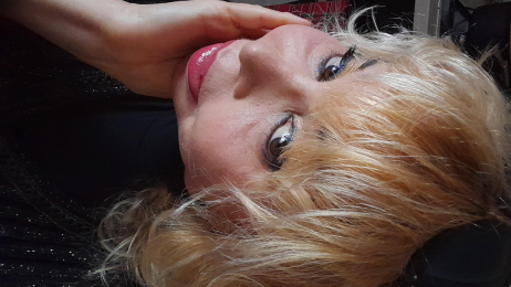 Milfladymanya webcam model stream image