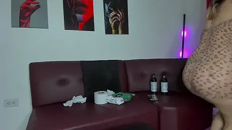 Sweettmia webcam model stream image