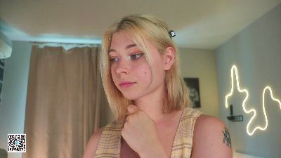 WiloneCatlett webcam model stream image