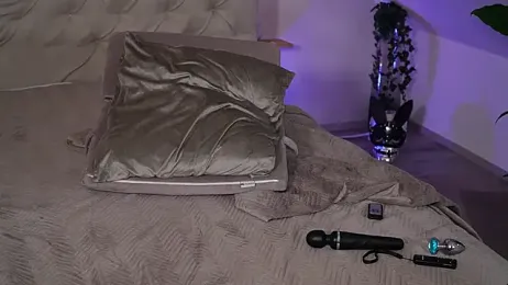 hotmilfbitch webcam model stream image