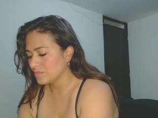 roxanasexy2025 webcam model stream image