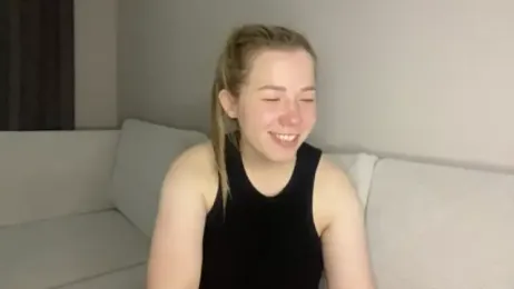 Embersweetbunny webcam model stream image