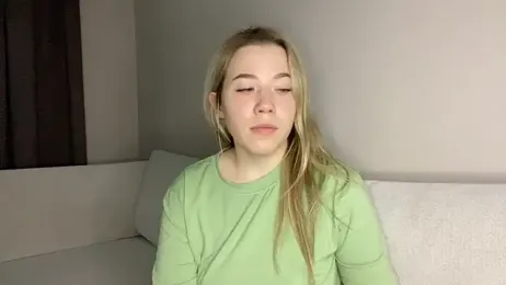 Embersweetbunny webcam model stream image