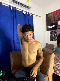 Kriss_Edwards webcam model stream image