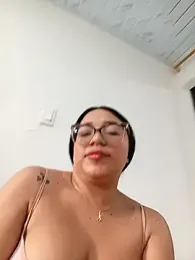 -VICKKY webcam model stream image