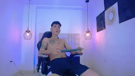 Stronger_sexy webcam model stream image
