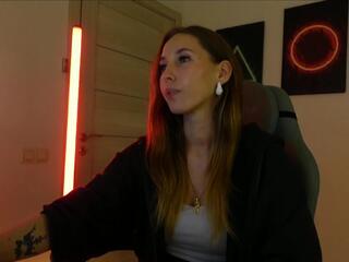 Laura Chase webcam model stream image