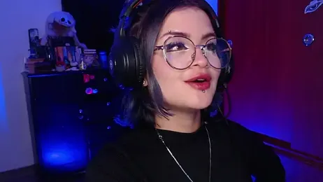 Raventh_ webcam model stream image