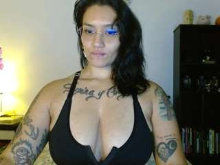 toothyy webcam model stream image