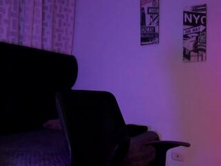 Ashton Hils webcam model stream image