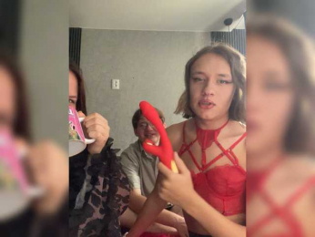 Sladkayakiska18-1 webcam model stream image
