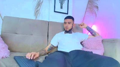 LK_barber webcam model stream image