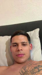 Boyhernan webcam model stream image