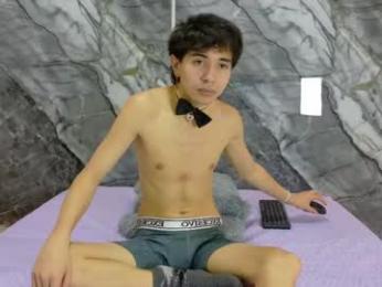 noahwalker__ webcam model stream image