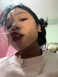 Leeeeiu webcam stripchat model stream image