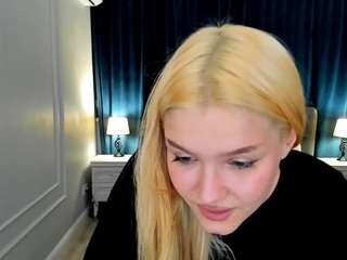 velvetesky webcam model stream image