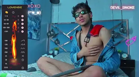 Devil_Smoke_ webcam model stream image