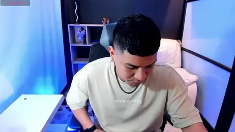 DominickSantiago_ webcam model stream image