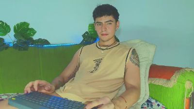 CamiiGuzman webcam model stream image