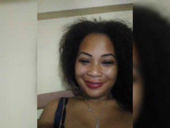Pisouna webcam model stream image
