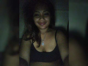 Pisouna webcam bongacams model stream image